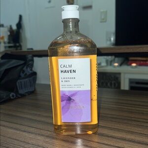 Bath & Body Works Calm Haven Lavender & Iris Body Wash